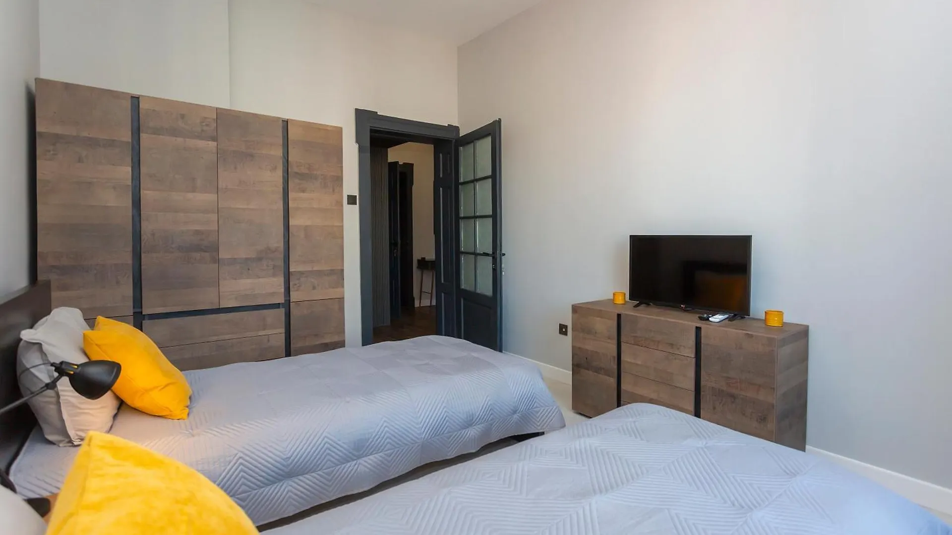 Urban Elegance Apartment Sofia