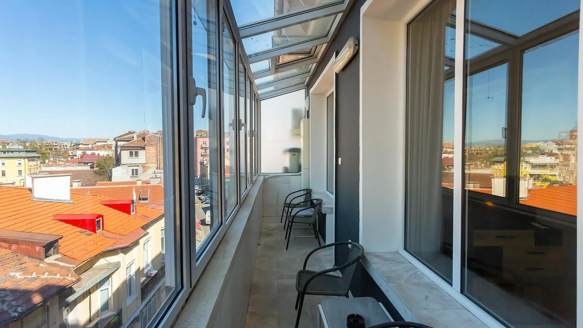 Urban Elegance Apartment Sofia