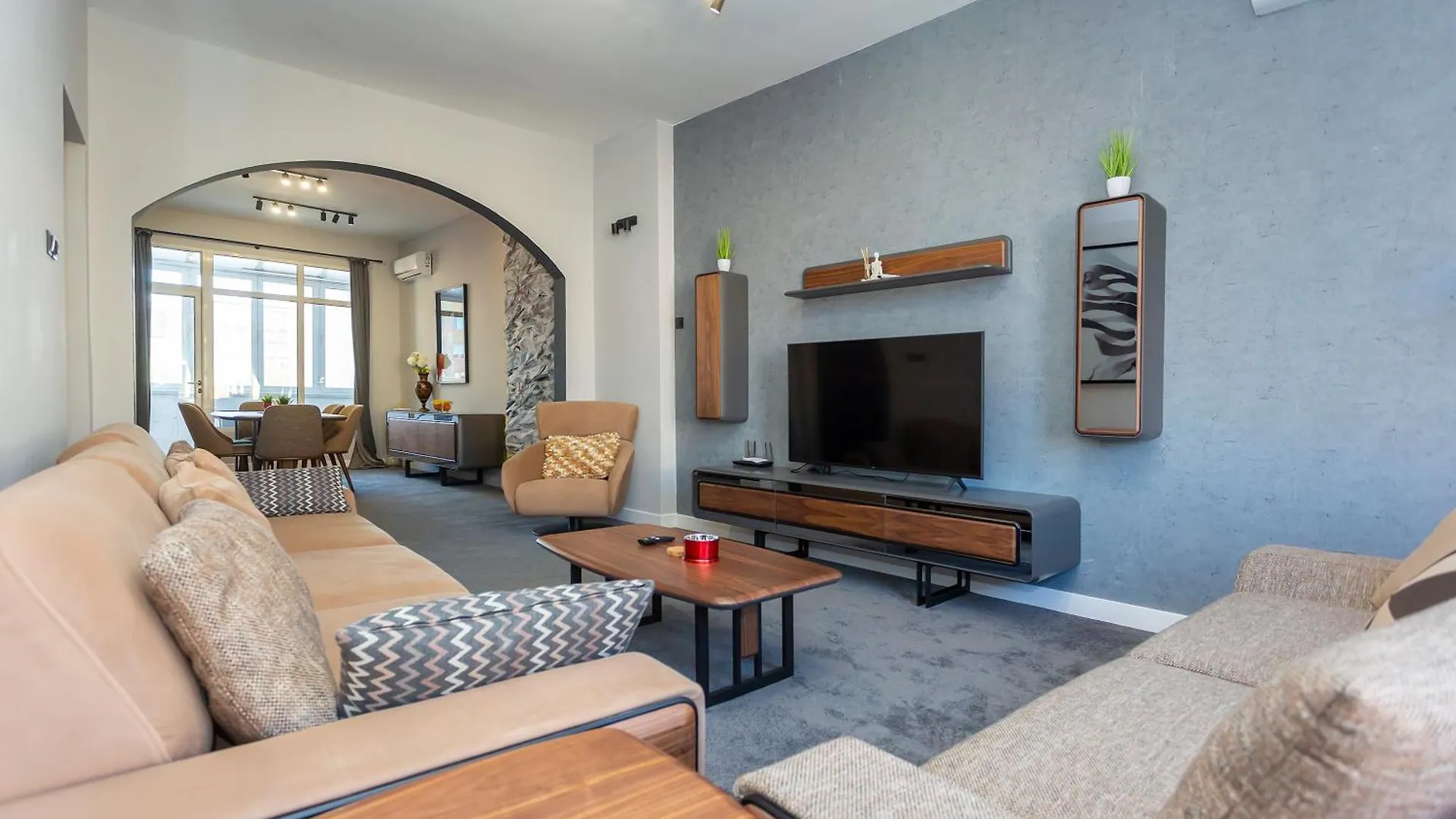 Urban Elegance Apartment Sofia