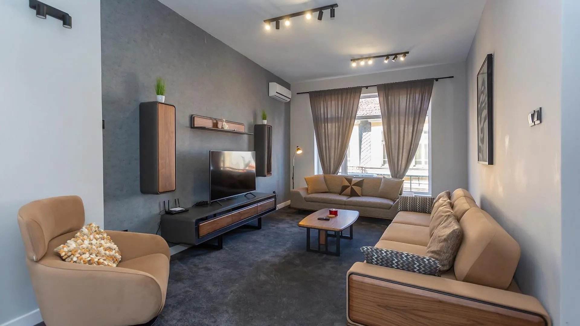 Urban Elegance Apartment Sofia